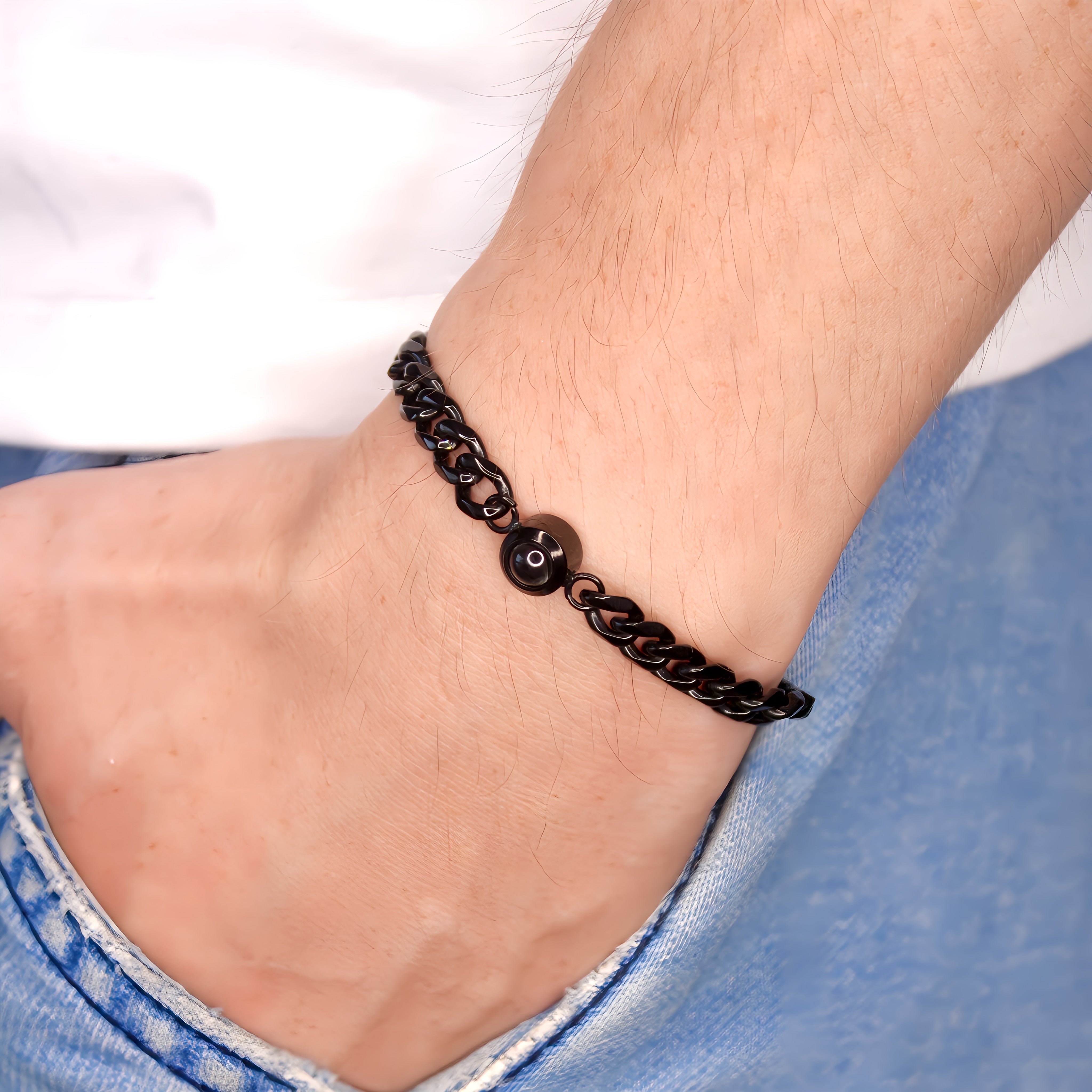 Men's Bold Cuban Projection Bracelet — crafted for everyday quality. Men's Bold Cuban Projection Bracelet — crafted for everyday quality.