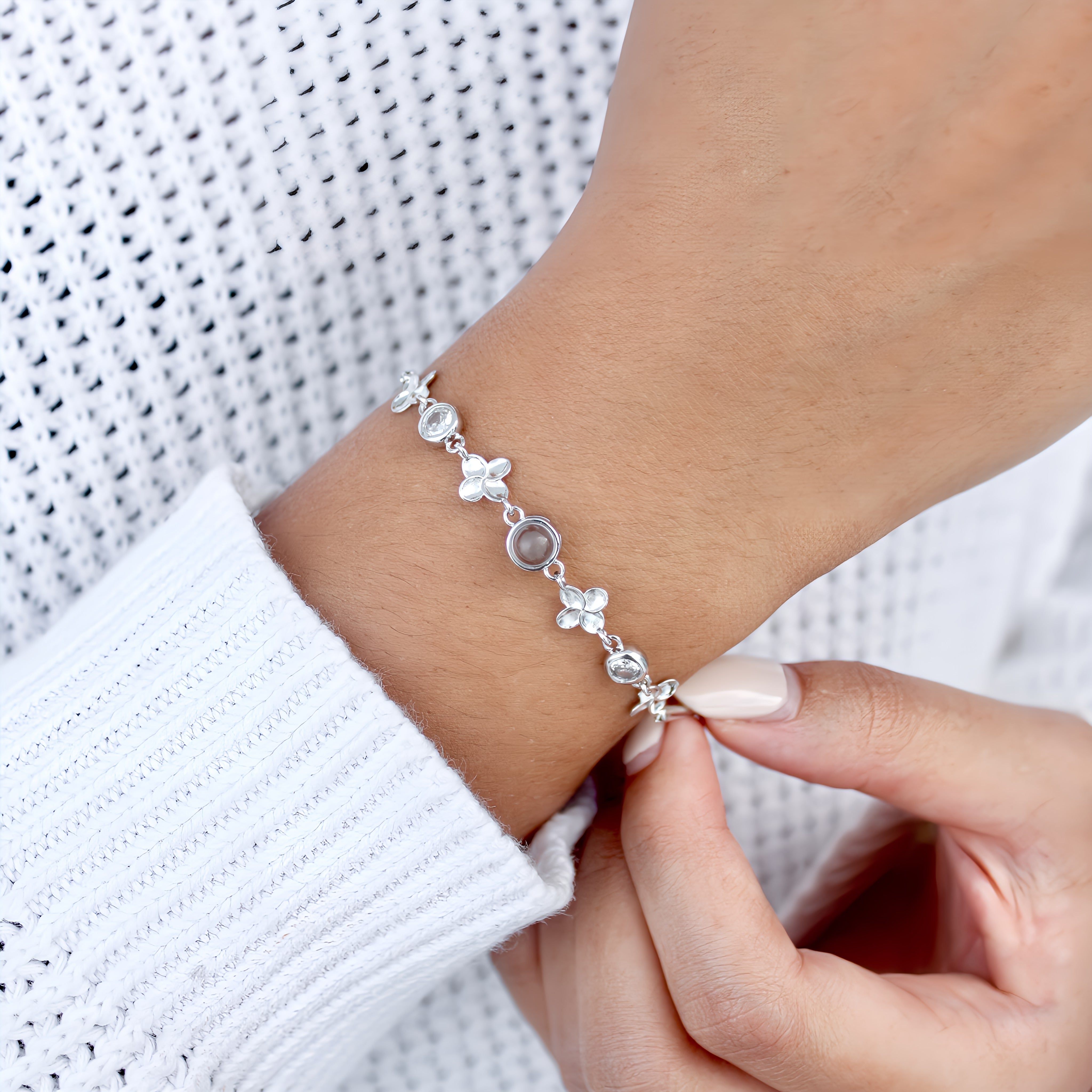Magic Clover Projection Bracelet — made with care and attention to detail. Magic Clover Projection Bracelet — made with care and attention to detail.