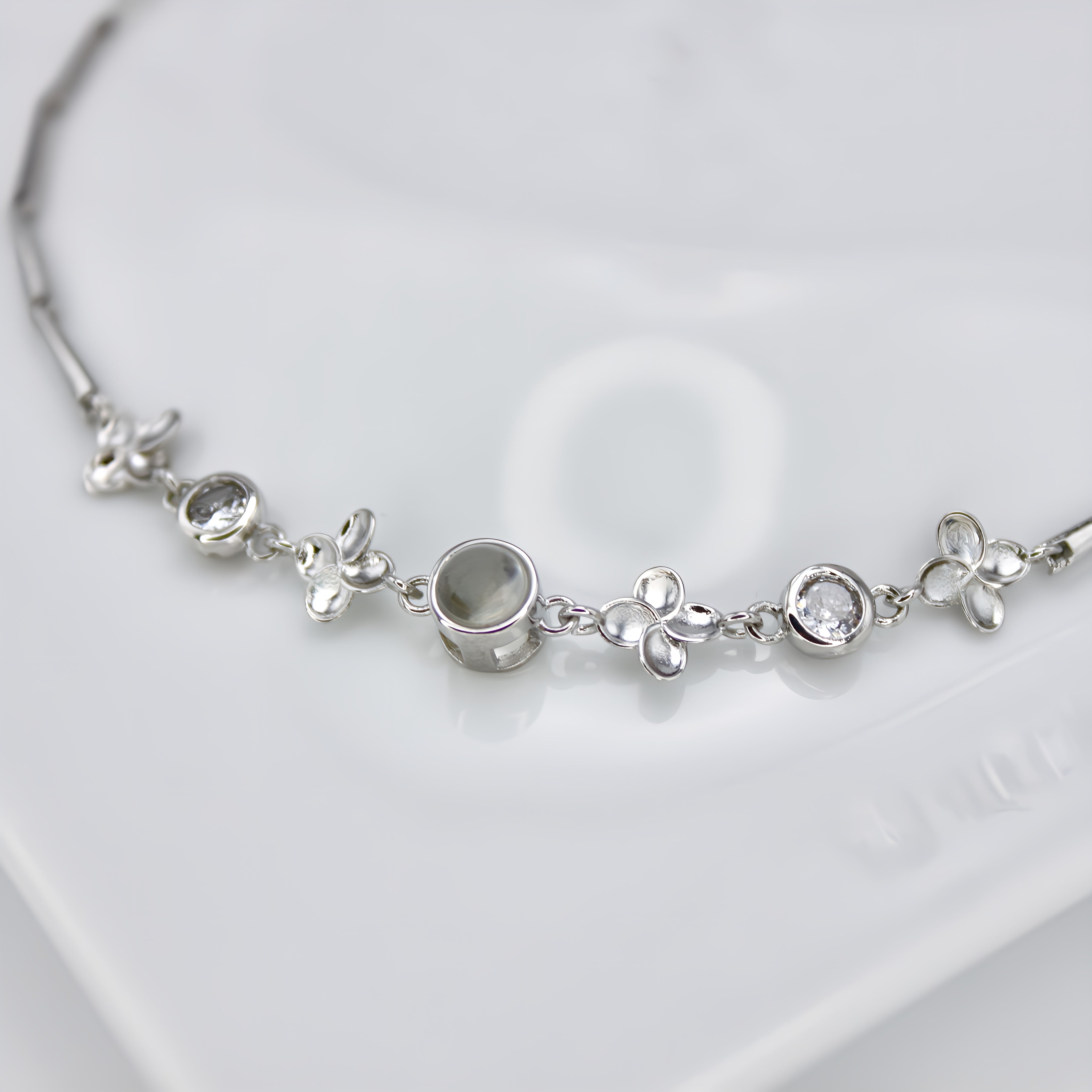 Magic Clover Projection Bracelet — made with care and attention to detail. Magic Clover Projection Bracelet — made with care and attention to detail.