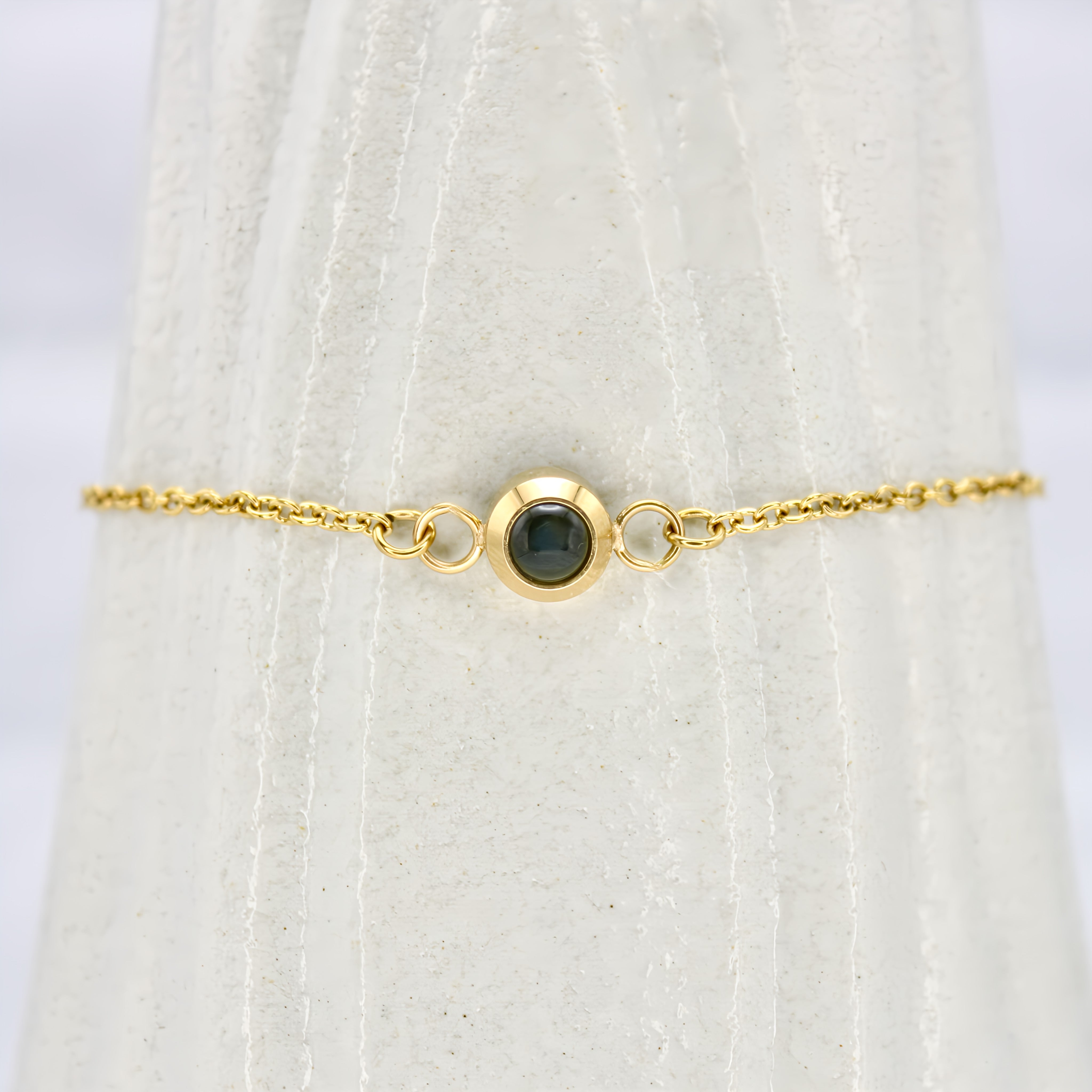 Modern Chain Projection Bracelet — crafted for everyday quality. Modern Chain Projection Bracelet — crafted for everyday quality.