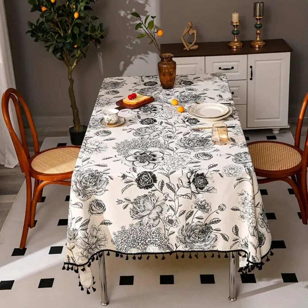 Schwarze florale Quasten-Bauernhaus-Tischdecke