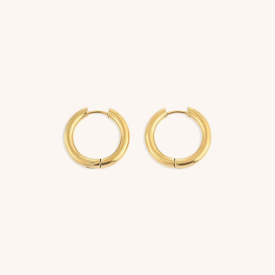 Bea - Classic Round Hoop Earrings — perfect for those who value comfort and design. Bea - Classic Round Hoop Earrings — perfect for those who value comfort and design.