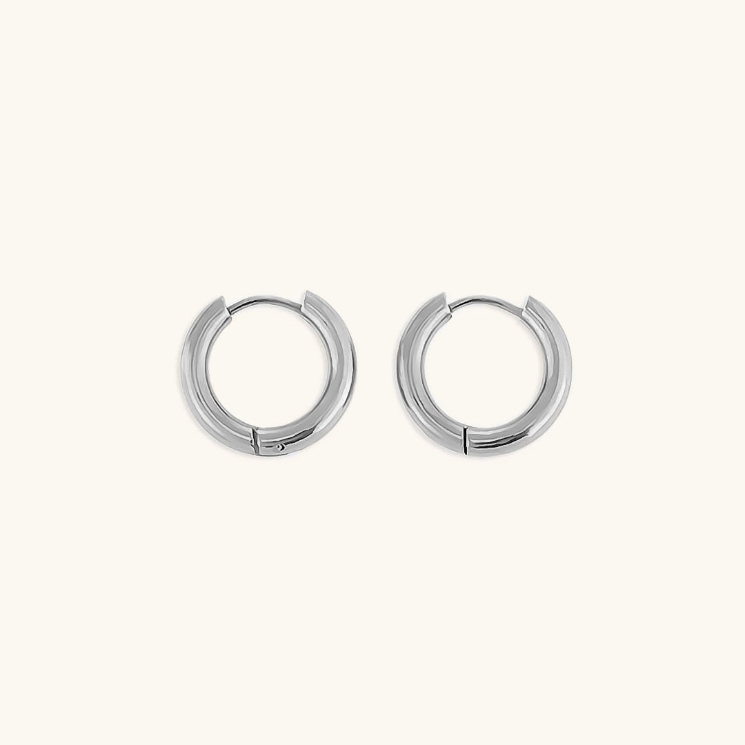 Bea - Classic Round Hoop Earrings — perfect for those who value comfort and design. Bea - Classic Round Hoop Earrings — perfect for those who value comfort and design.