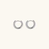 Bea - Classic Round Hoop Earrings — perfect for those who value comfort and design. Bea - Classic Round Hoop Earrings — perfect for those who value comfort and design.