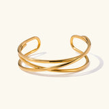 Molly - Twisted Gold Bracelet — perfect for those who value comfort and design. Molly - Twisted Gold Bracelet — perfect for those who value comfort and design.