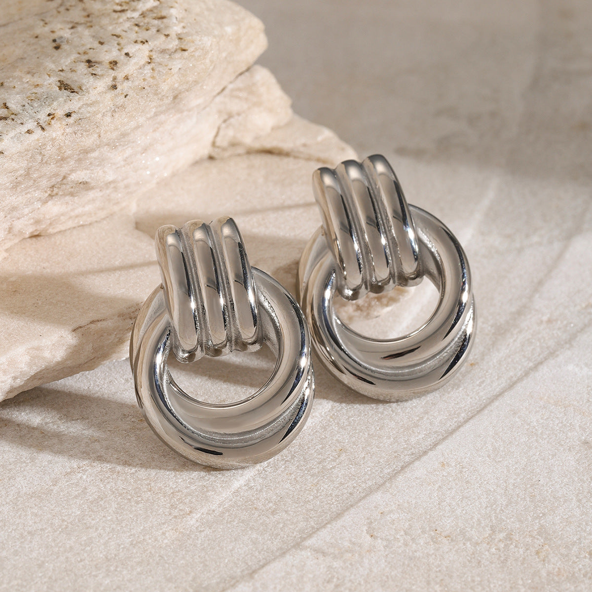 Nora - Layered Hoop Earrings — perfect for those who value comfort and design. Nora - Layered Hoop Earrings — perfect for those who value comfort and design.