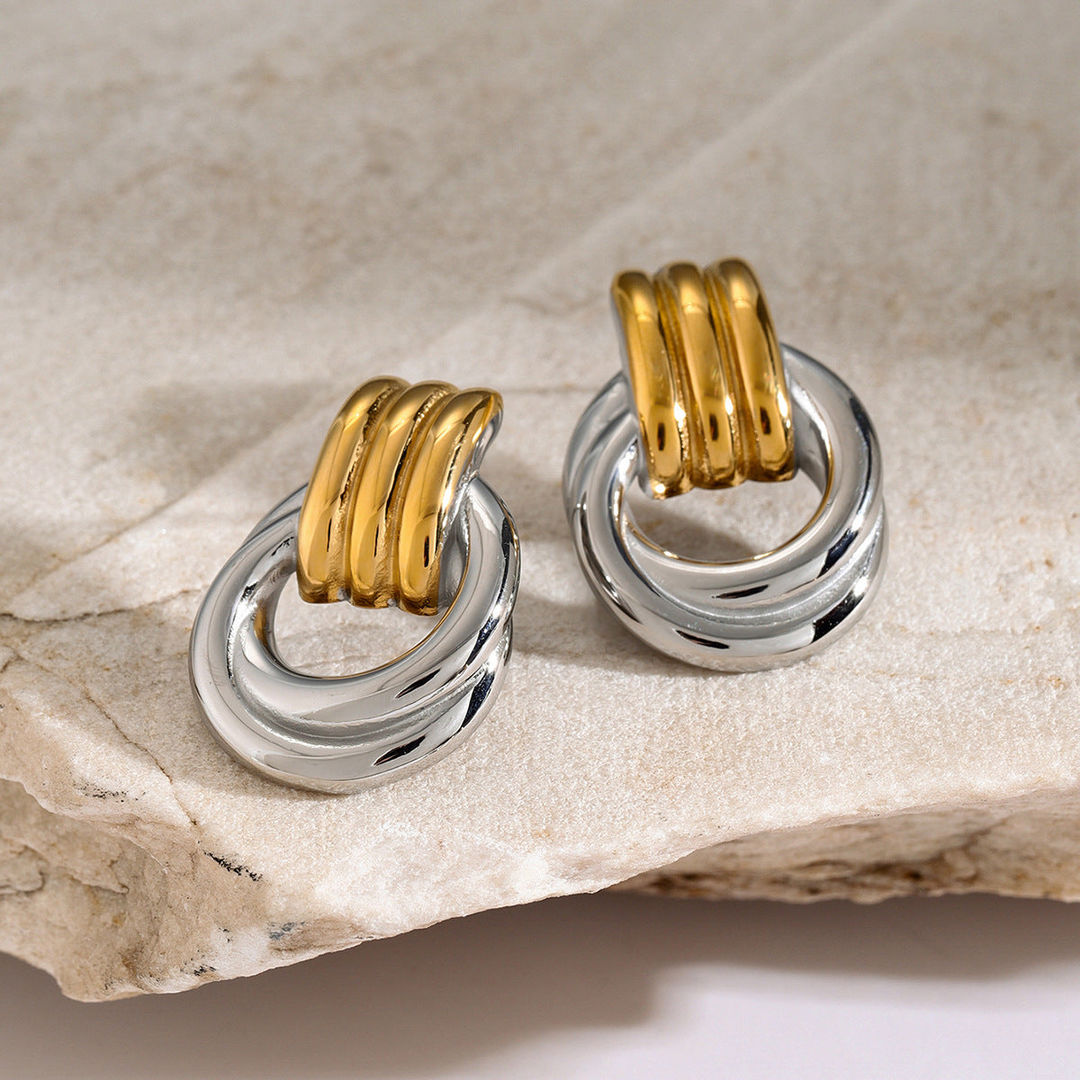 Nora - Layered Hoop Earrings — perfect for those who value comfort and design. Nora - Layered Hoop Earrings — perfect for those who value comfort and design.