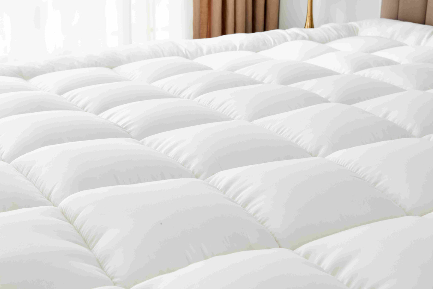 10 cm dicker Matratzentopper aus Memory-Schaum für zusätzlichen Komfort und Unterstützung