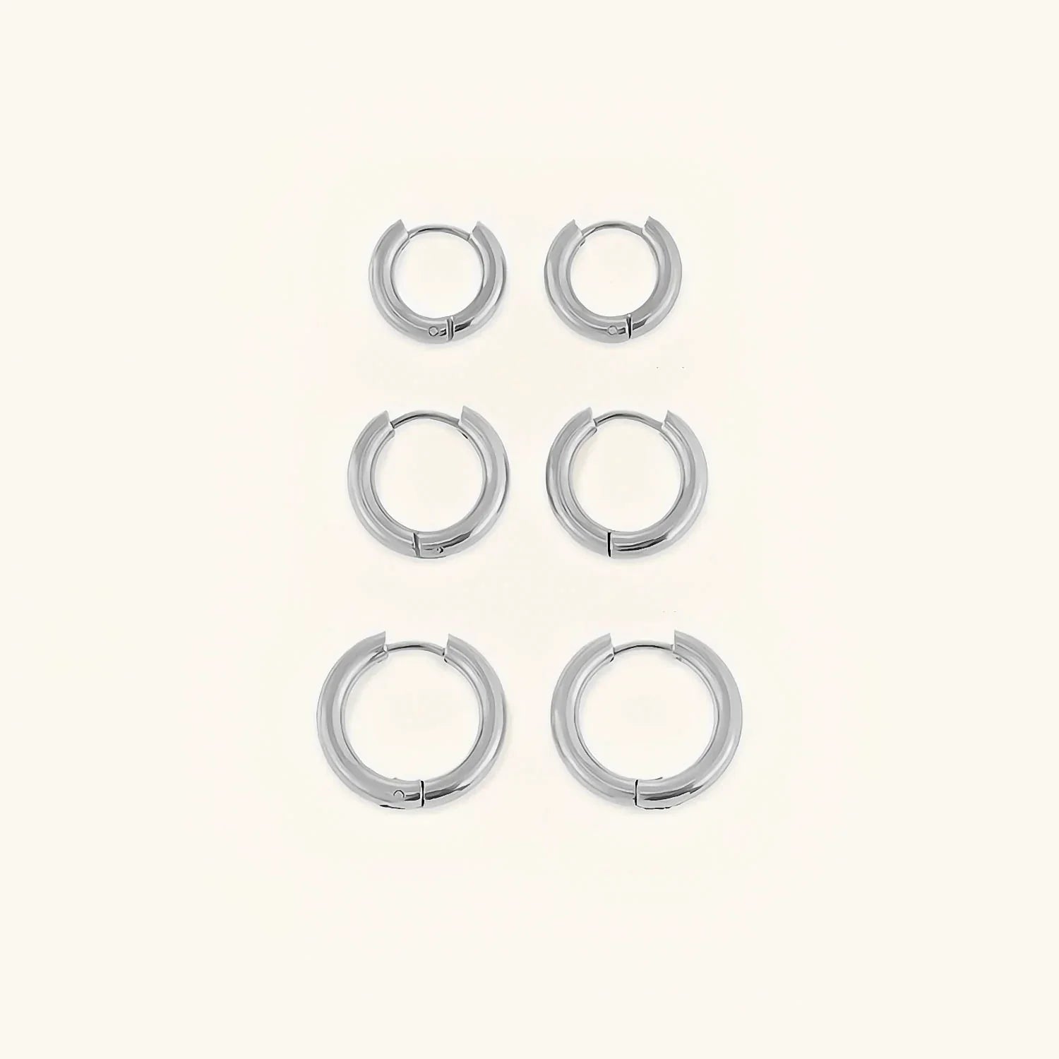 Bea - Classic Round Hoop Earrings — perfect for those who value comfort and design. Bea - Classic Round Hoop Earrings — perfect for those who value comfort and design.