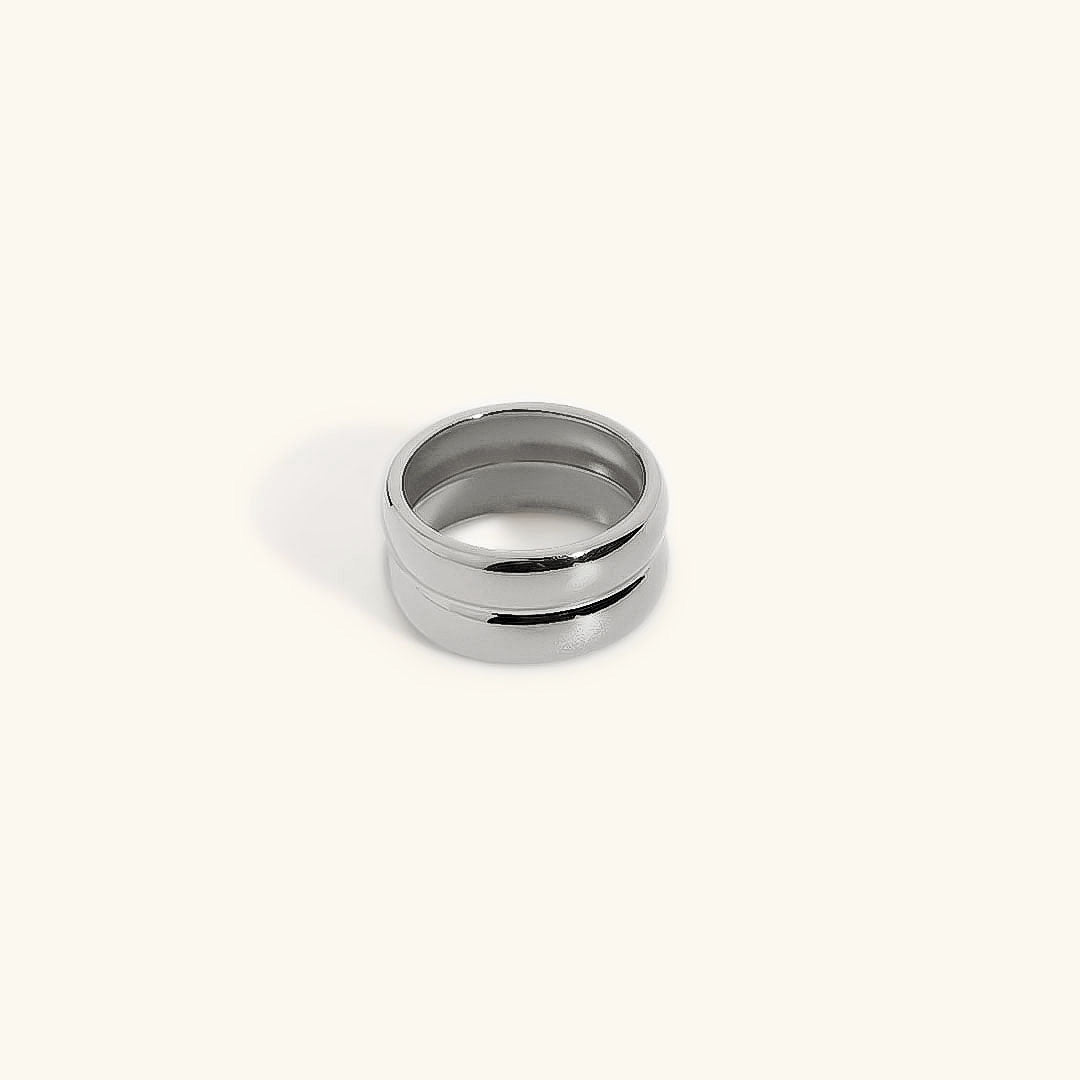 Zelle - Smooth Layered Ring — perfect for those who value comfort and design. Zelle - Smooth Layered Ring — perfect for those who value comfort and design.