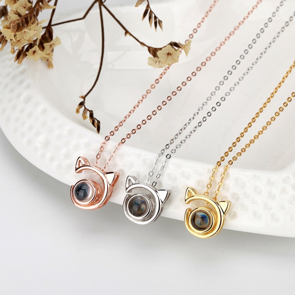 Delina - Personalized Photo Projection Cat Necklace — perfect for those who value comfort and design. Delina - Personalized Photo Projection Cat Necklace — perfect for those who value comfort and design.