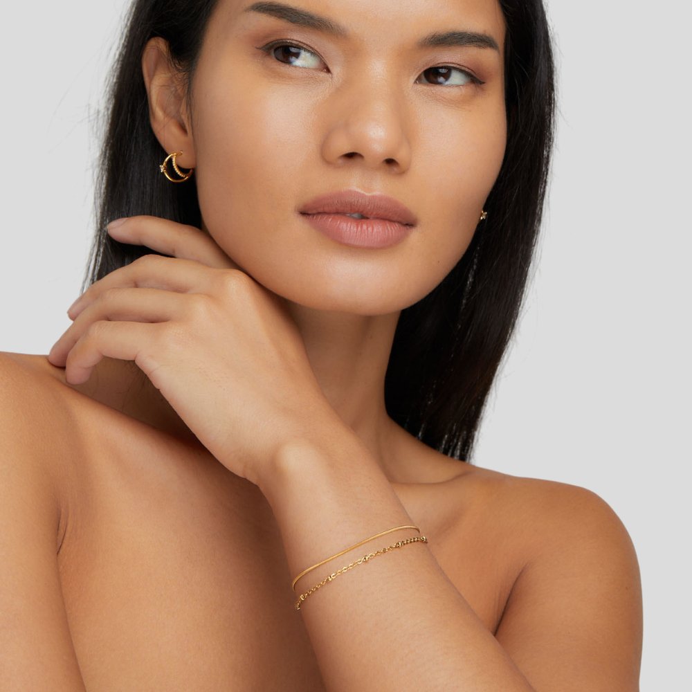 Pamela - Beaded Chain Bracelet — made with care and attention to detail. Pamela - Beaded Chain Bracelet — made with care and attention to detail.