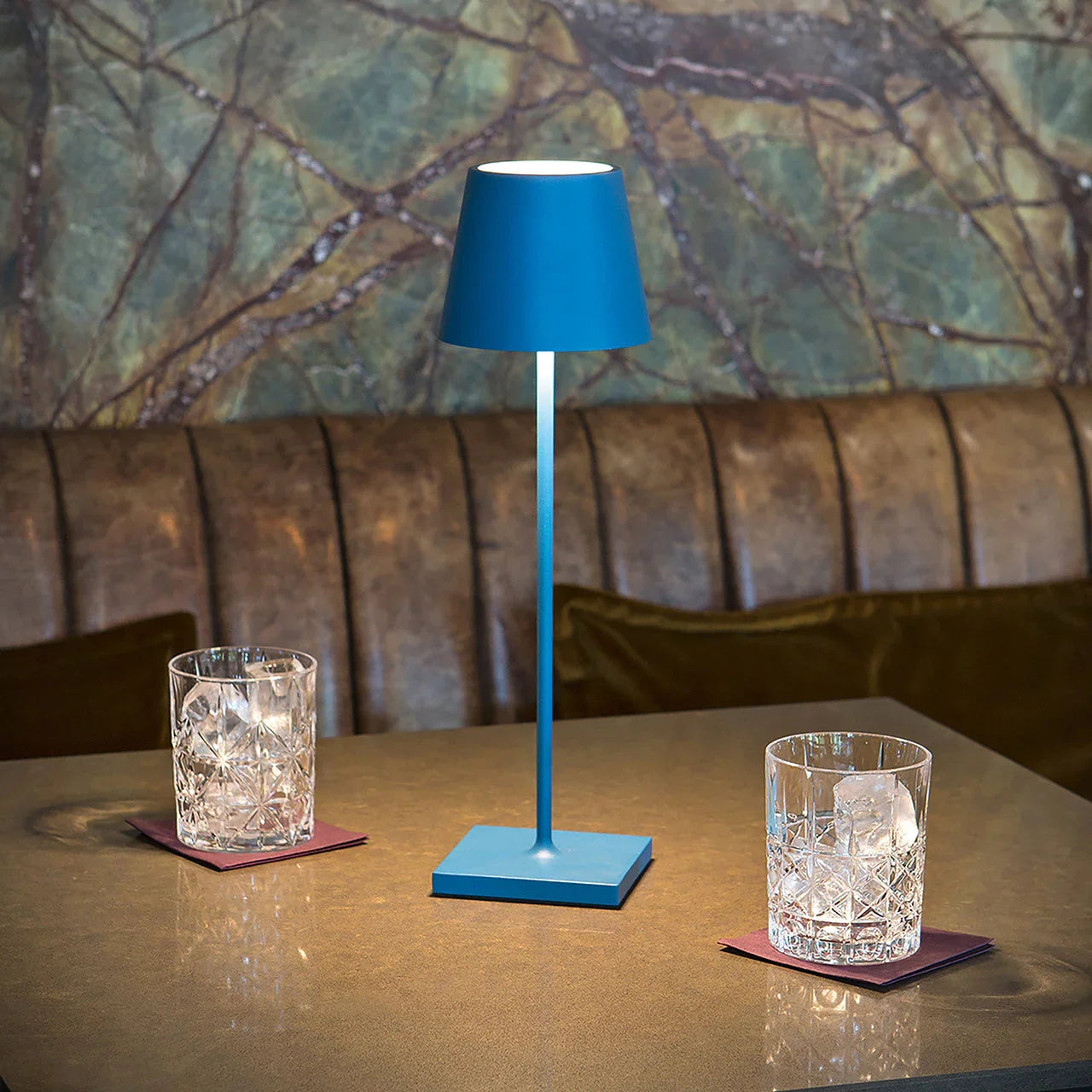 Tischlampe - LED-Beleuchtung - USB-Ladung