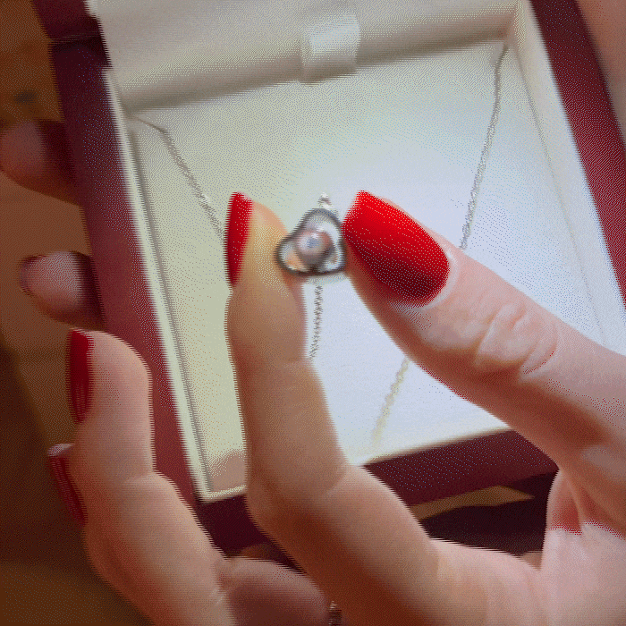 Alyra - Personalized Photo Paw Necklace — perfect for those who value comfort and design.