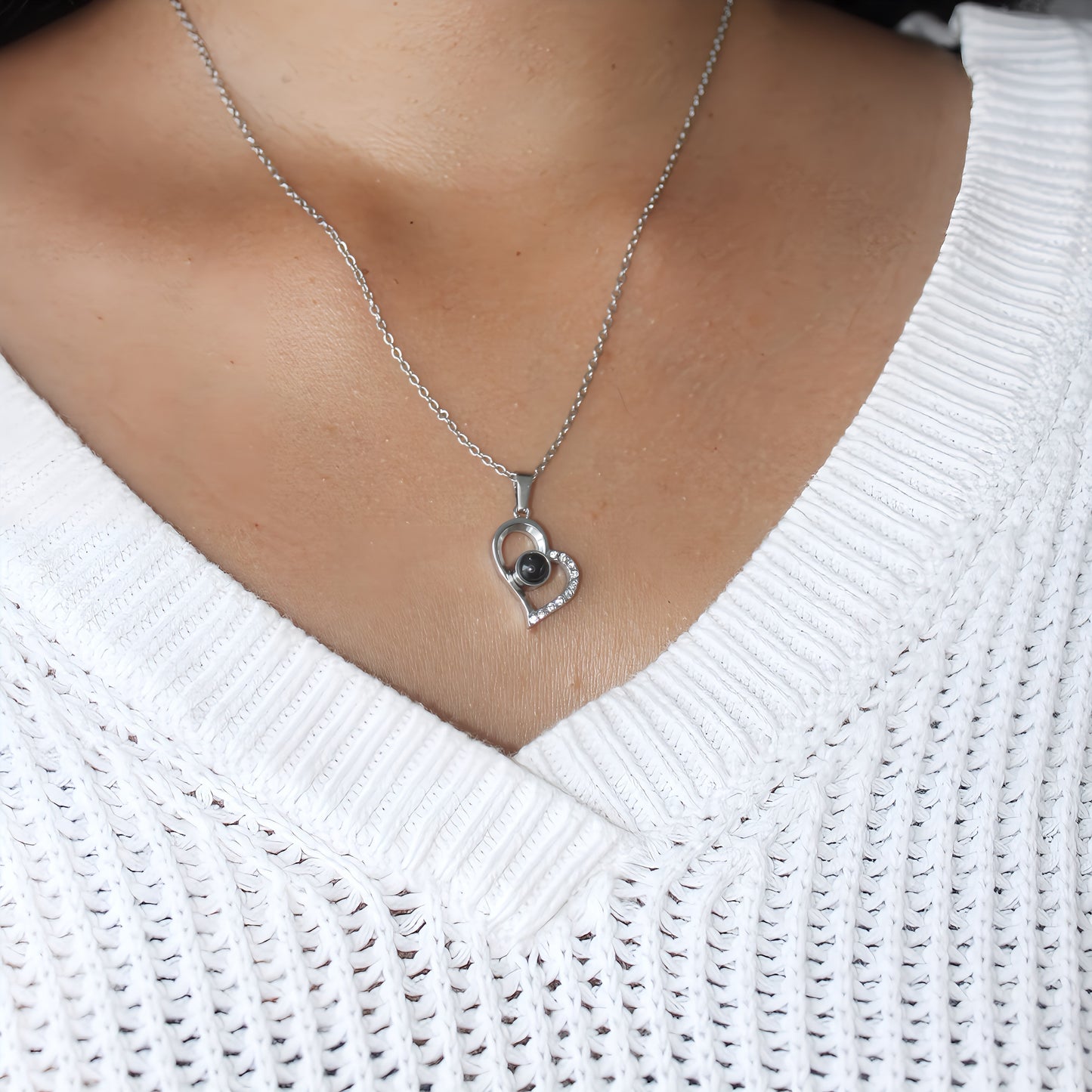 Collier à projection de cœur — conçu pour inspirer votre style de vie.