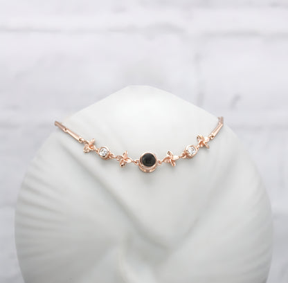 Bracelet à projection de trèfle magique — fabriqué avec soin et souci du détail.