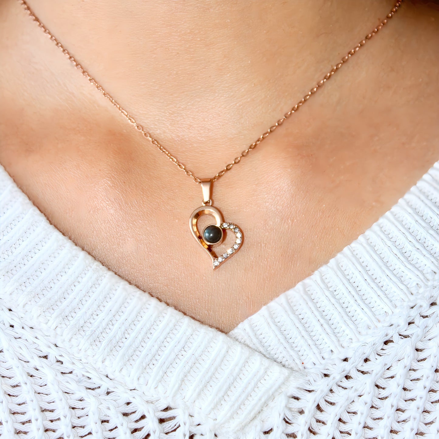 Collier à projection de cœur — conçu pour inspirer votre style de vie.