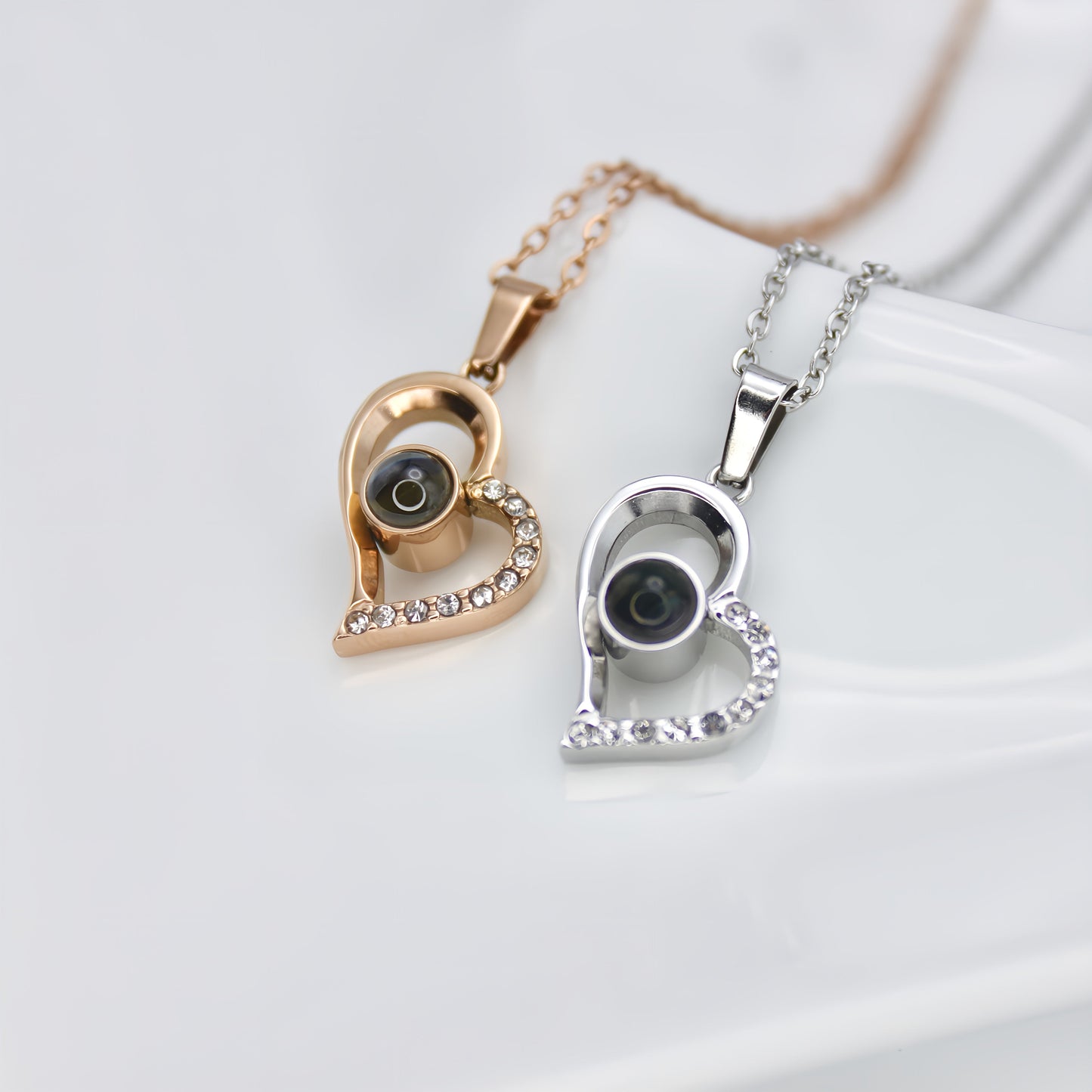 Collier à projection de cœur — conçu pour inspirer votre style de vie.