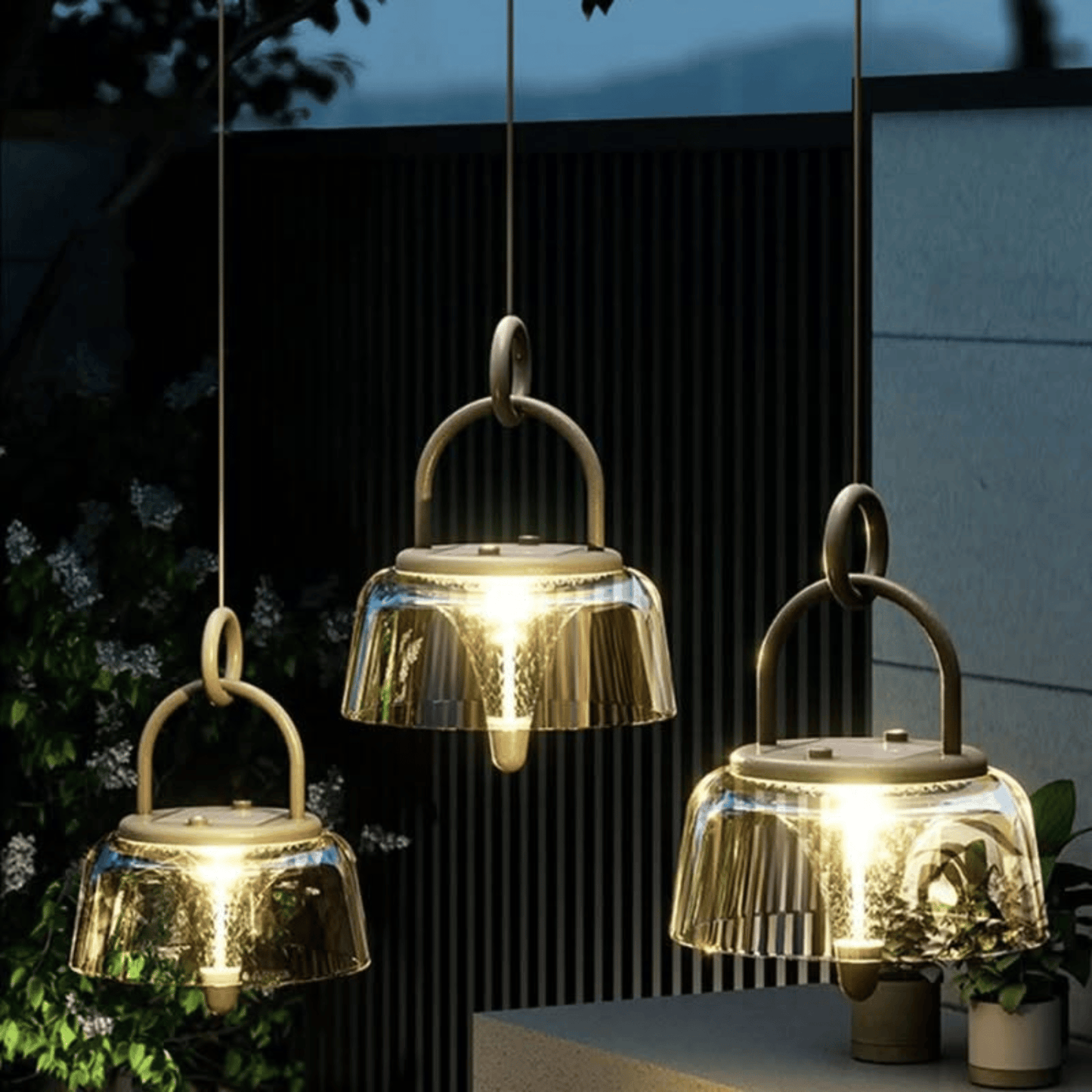 Lanterne LED d'extérieur pour le camping, le jardin et l'éclairage de secours - Alimentation solaire