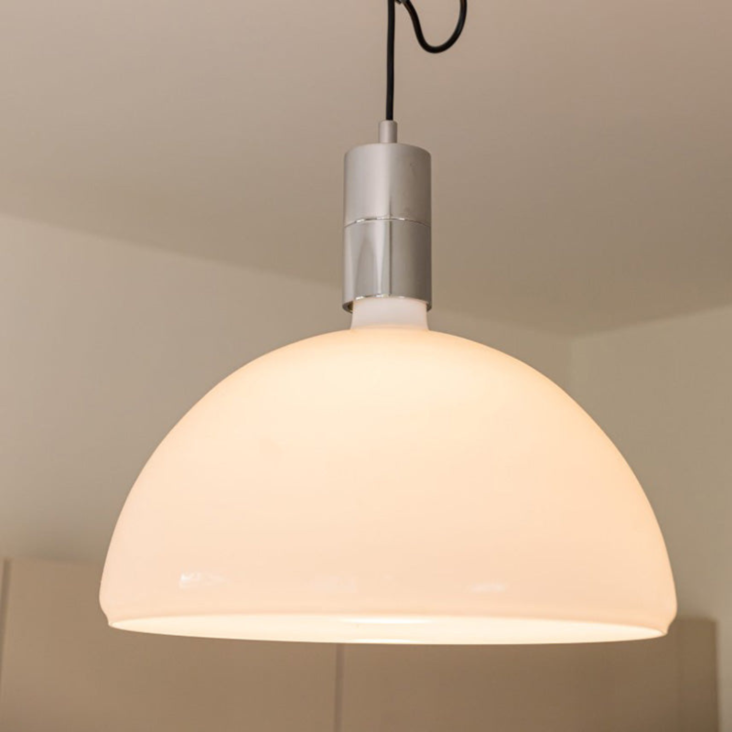 Adjustable Swing-Arm Pendant Light for Kitchen, Dining, or Living Room - Modern Ceiling Fixture