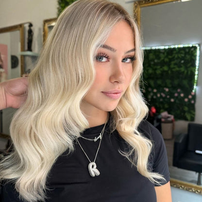 Collier Esme - Initiale en forme de bulle avec diamant — conçu pour inspirer votre style de vie.