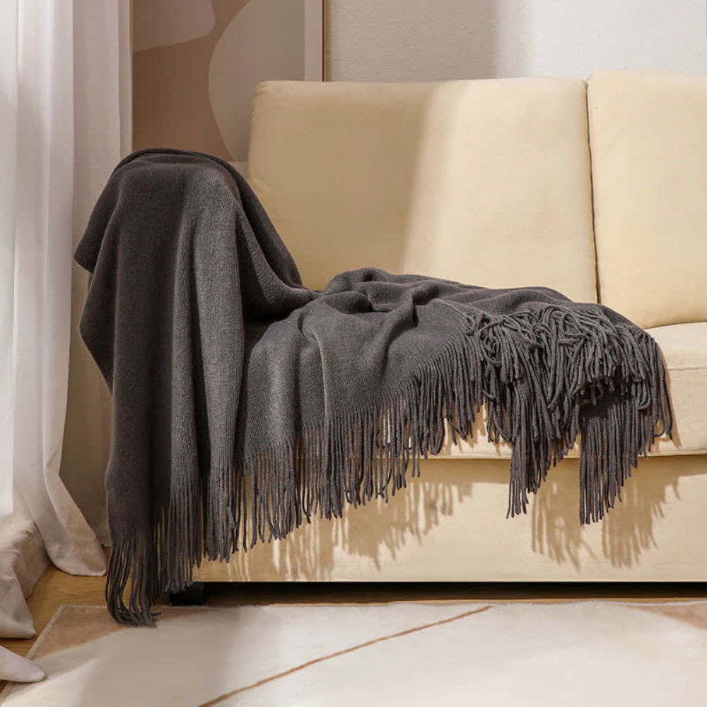 Cozy Chunky Knit Blanket with Tassels - Soft Throw for Home Decor