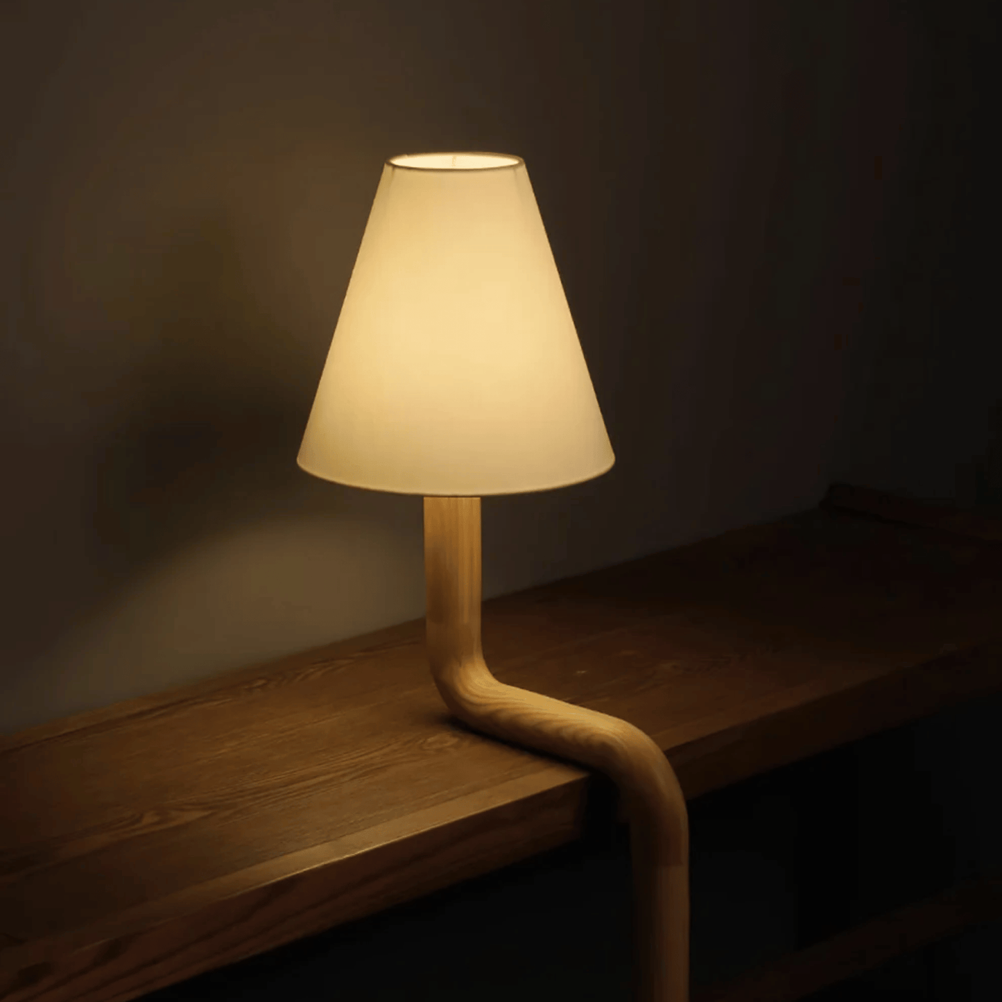 Lampe de table rustique en bois - Luminaire artisanal pour salon et chambre