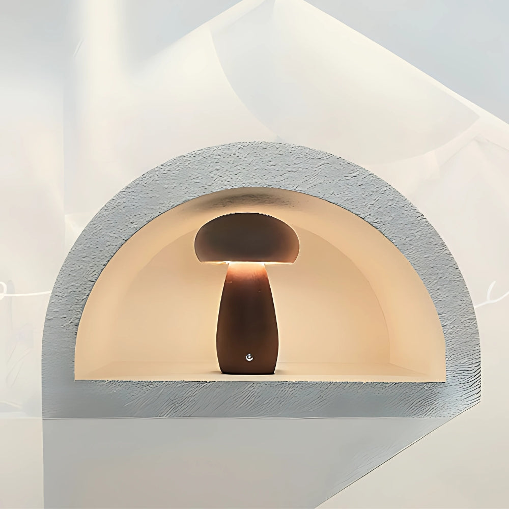 Stilvolle Pilzlampe aus Holz für gemütliche Wohndekoration und stimmungsvolle Beleuchtung