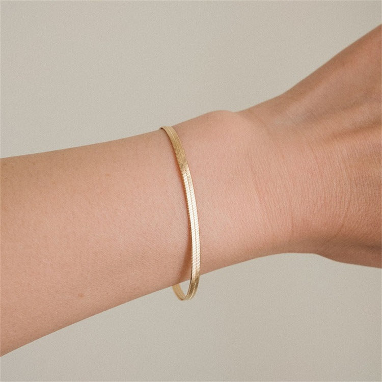 Bracelet Mara - Motif chevrons audacieux — conçu pour inspirer votre style de vie.