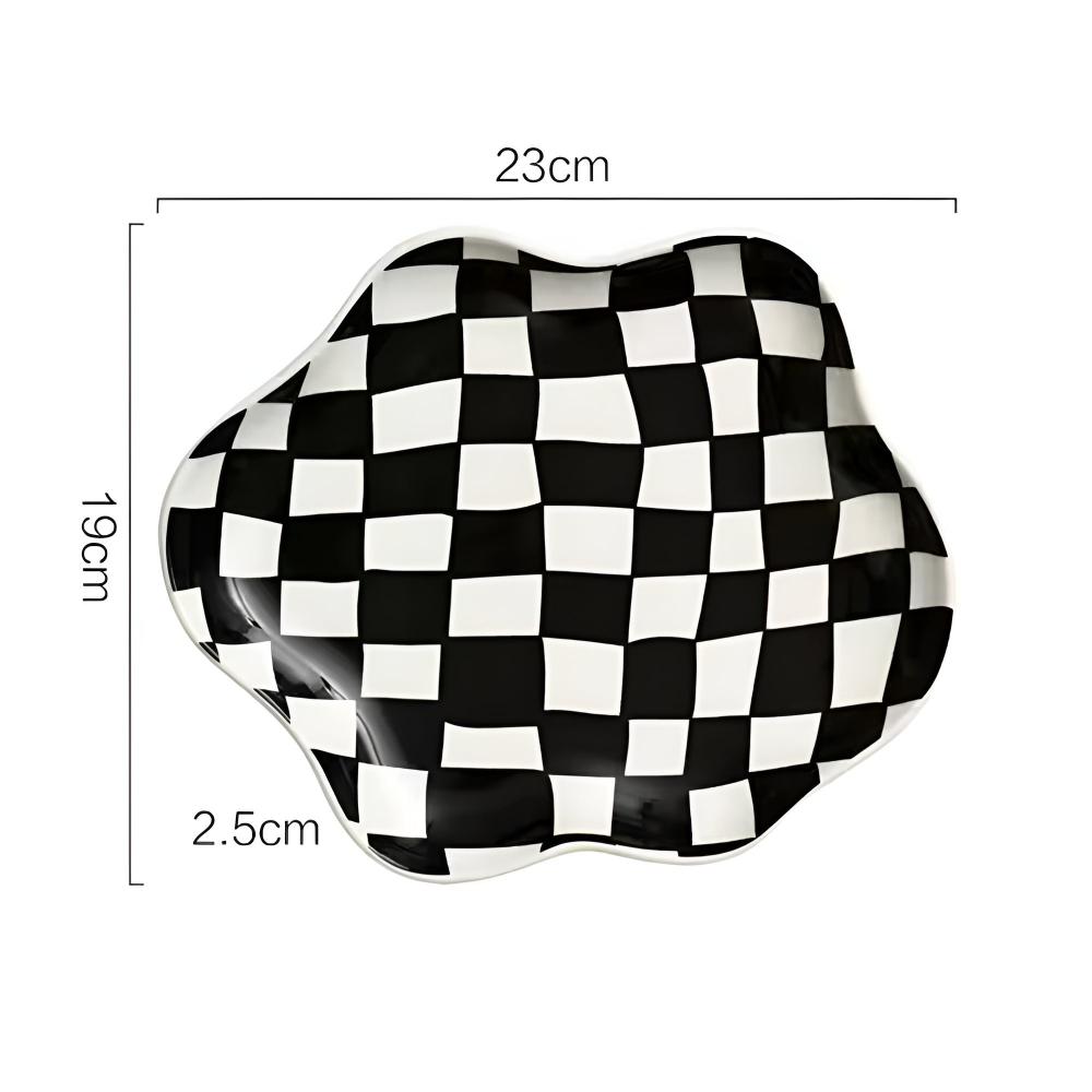 Vintage Checkered Ceramic Dinner Plate - Stylish Tableware for Home