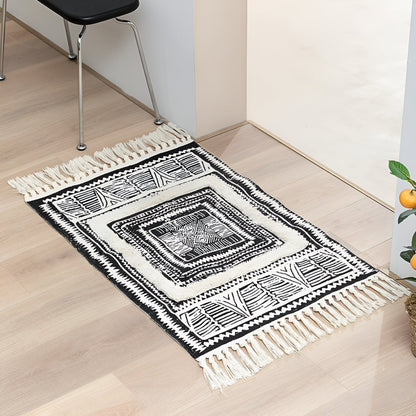 Tapis géométrique à pompons noirs et blancs - Tapis de sol moderne