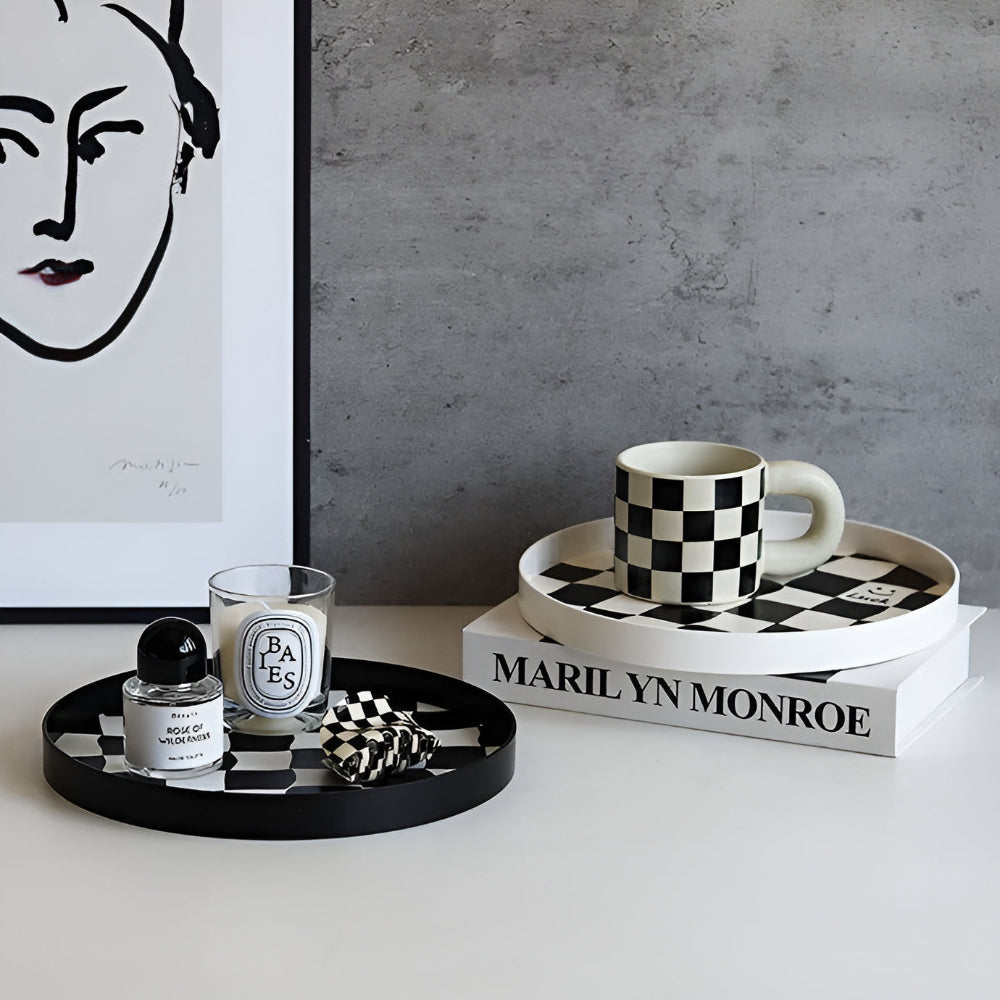 Plateau de rangement décoratif rond à damier pour l'organisation de la maison