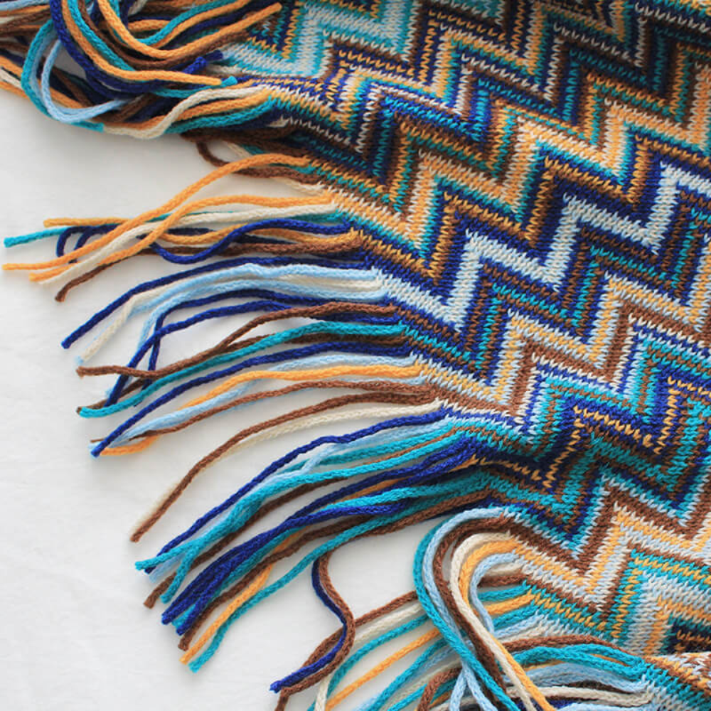 Colorful Zigzag Knit Throw Blanket with Tassels - Cozy Home Decor
