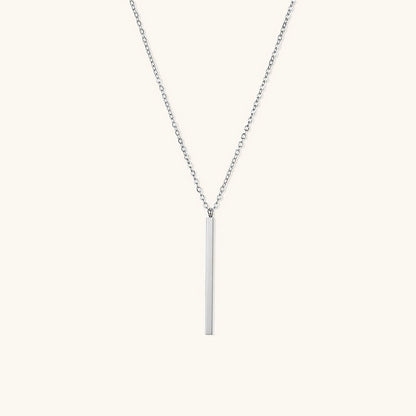Collier Nadine - Barre Verticale — parfait pour celles qui privilégient le confort et le design.