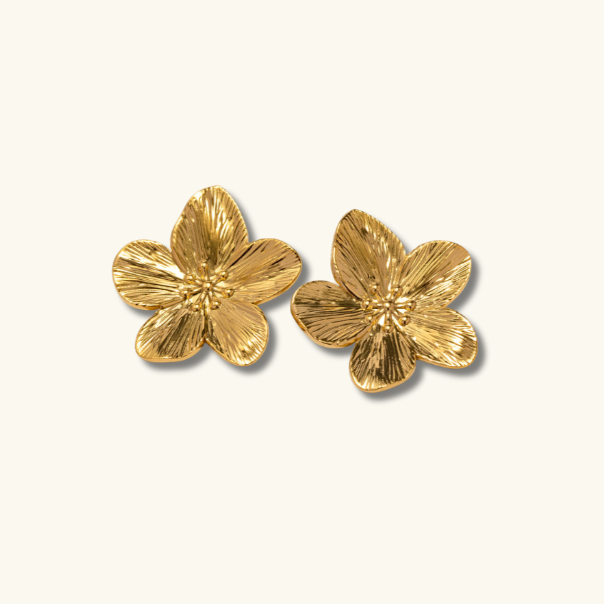 Allysa - Stylish Flower Earrings — perfect for those who value comfort and design.