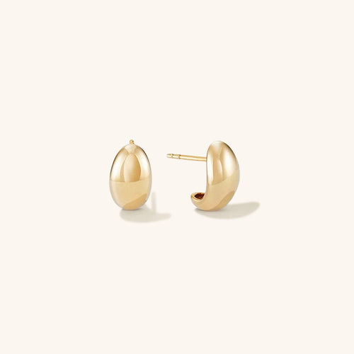 Lindsay - Boucles d'oreilles Huggie lisses — conçues pour inspirer votre style de vie.