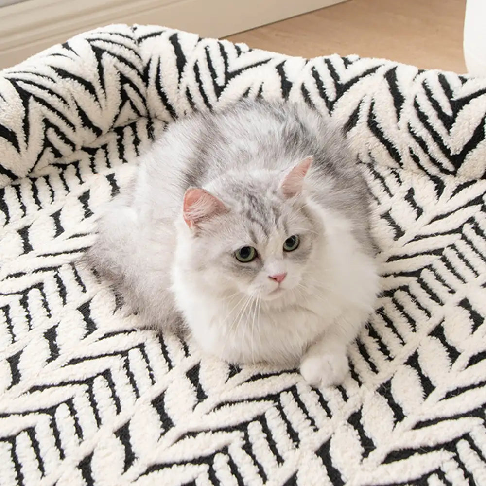 Tapis de couchage antidérapant en peluche jacquard à feuilles pour chiens et chats