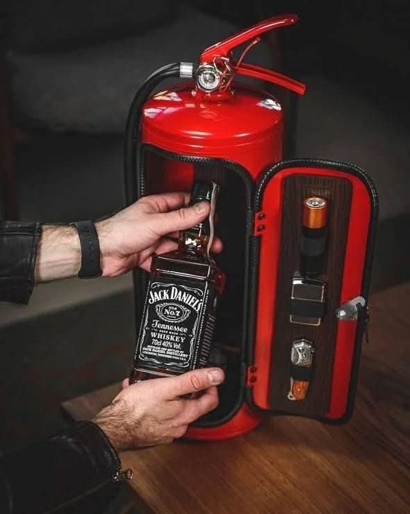 Versteckte FireBar – Versteckte Mini-Bar im Design eines Feuerlöschers für stilvolle Getränkespeicherung