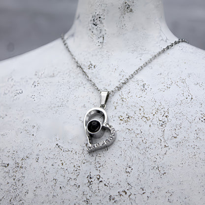 Collier à projection de cœur — conçu pour inspirer votre style de vie.