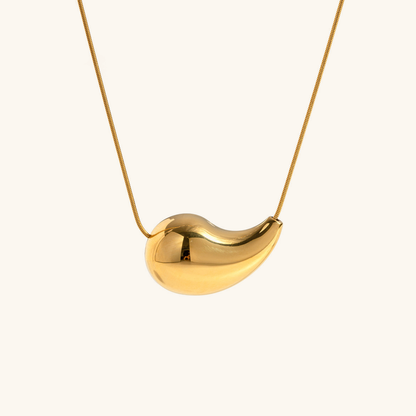 Collier Malia - Sleek Bean — apporte une touche de charme moderne à votre espace.