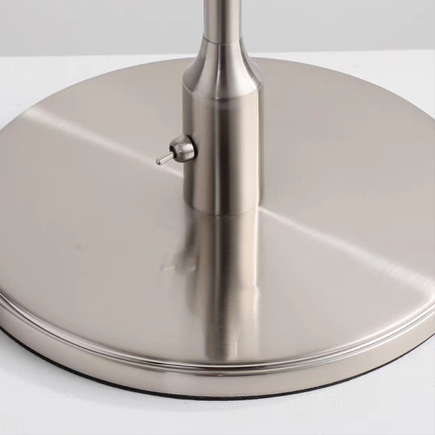 Lampe de table design suisse