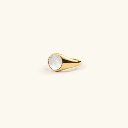 Bague Mariam - Pearl Gold — conçue pour inspirer votre style de vie.