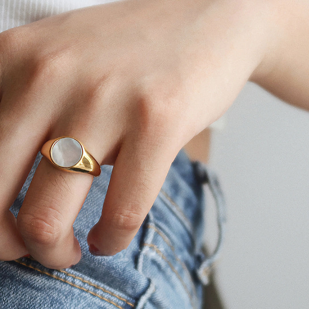Bague Mariam - Pearl Gold — conçue pour inspirer votre style de vie.
