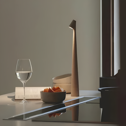 Lampe de table minimaliste scandinave pour une décoration intérieure moderne