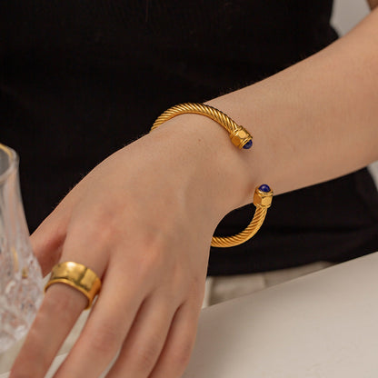 Bracelet Polly en corde dorée — apporte une touche de charme moderne à votre espace.