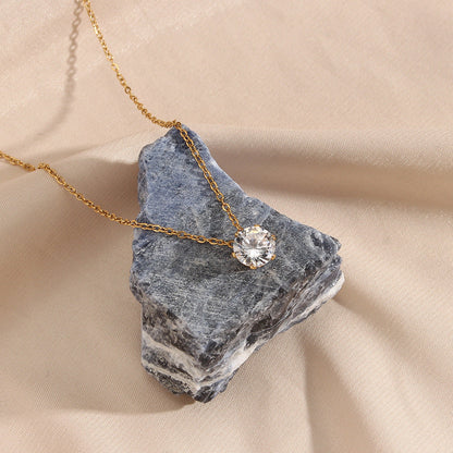 Collier Gail en or et diamants — parfait pour celles qui privilégient le confort et le design.