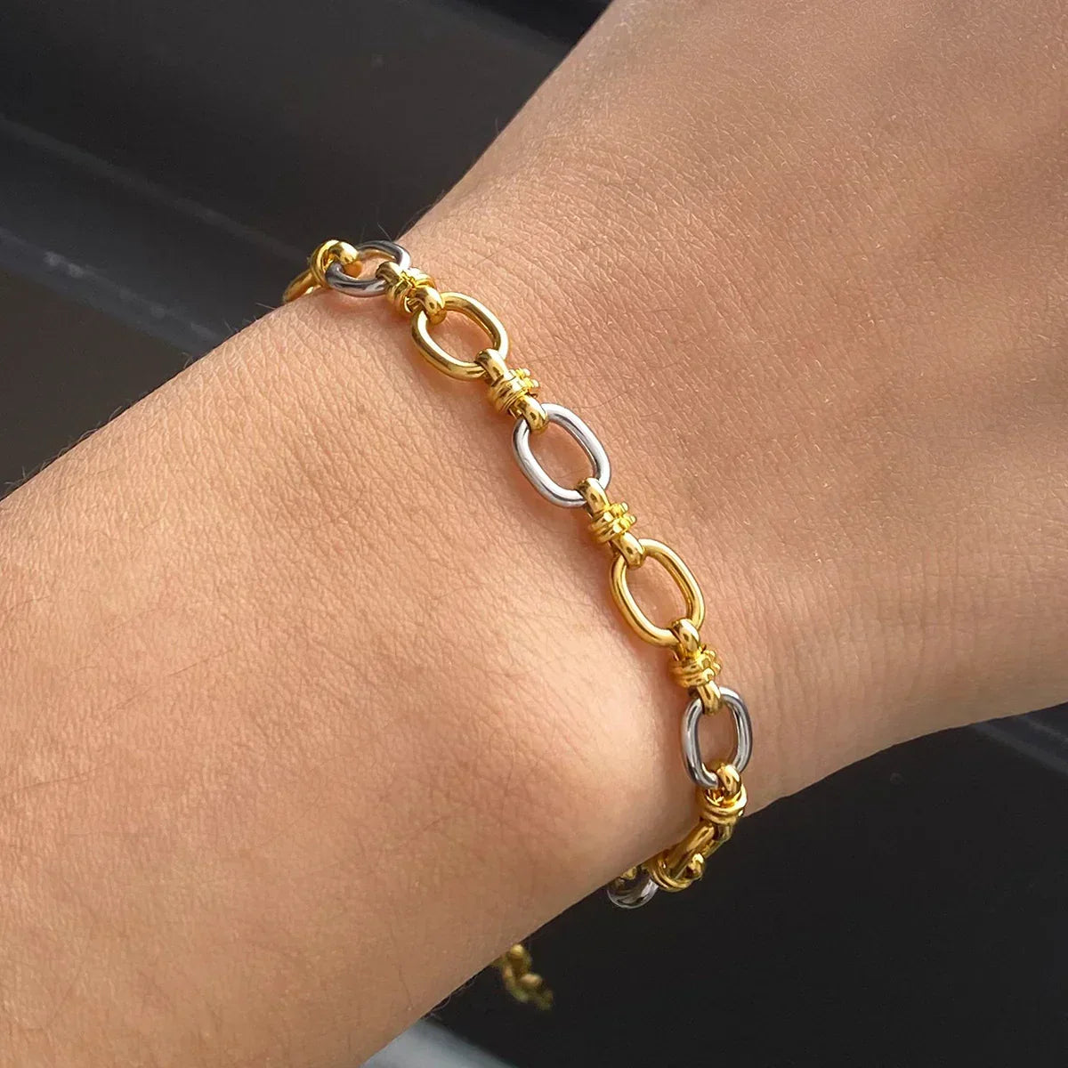 Bracelet Ingrid bicolore or — confectionné avec soin et souci du détail.
