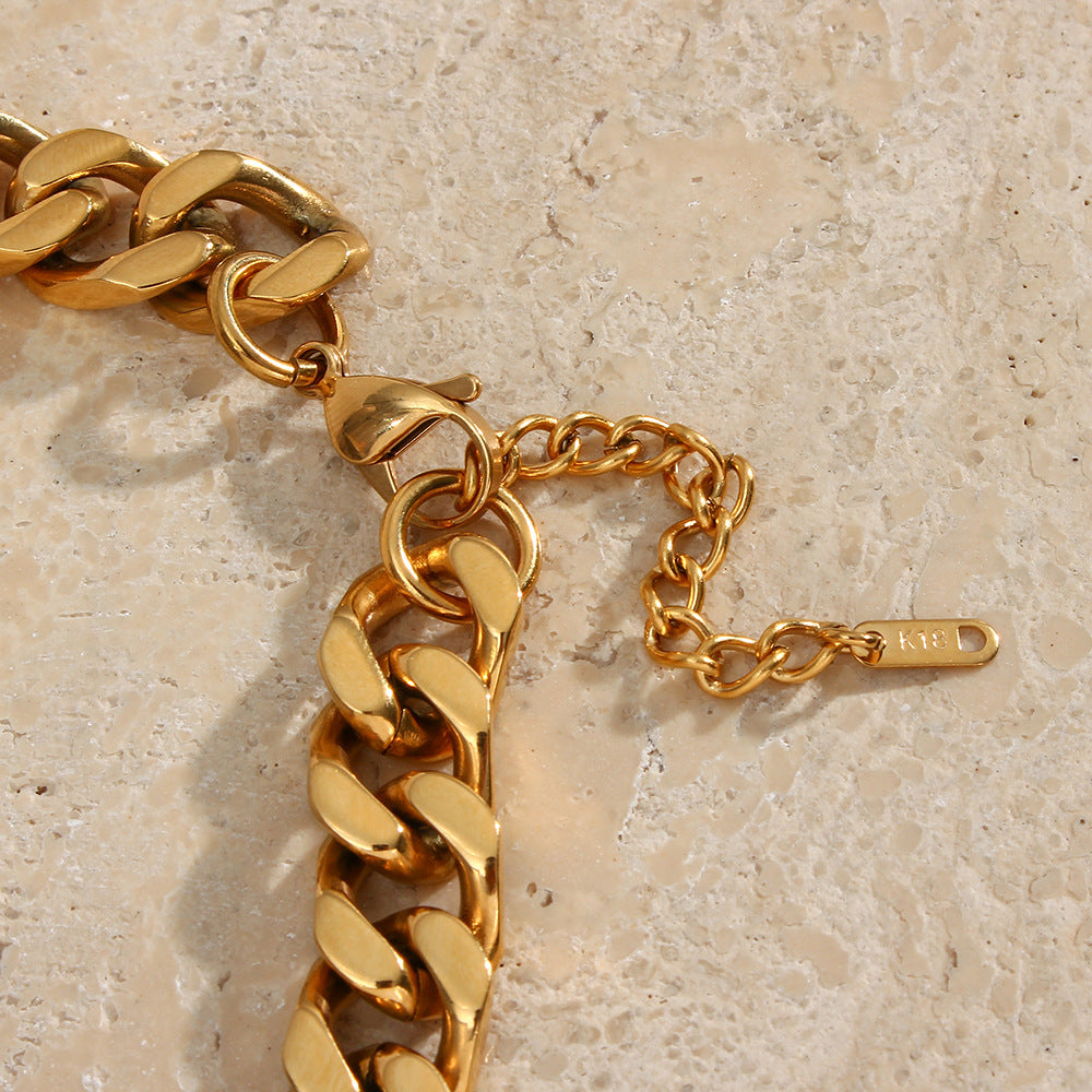 Eloise - Chunky Chain Necklace — crafted for everyday quality.