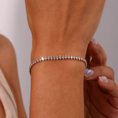 Bracelet de tennis Luna - Diamants — parfait pour celles qui privilégient le confort et le design.