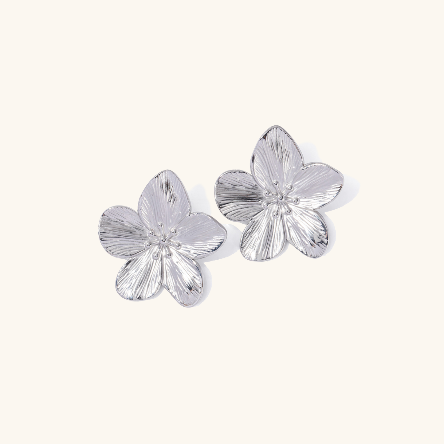 Allysa - Stylish Flower Earrings — perfect for those who value comfort and design.